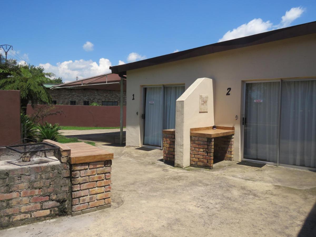 グラスコップ Monia Holiday Houseヴィラ エクステリア 写真